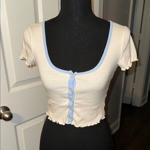 🖤NWOT DIVIDED CREAM CROPPED TOP WITH BLUE TRIM SIZE XS🖤